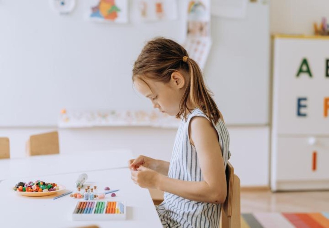 Inspirerende speel-leeromgeving - De kleikast